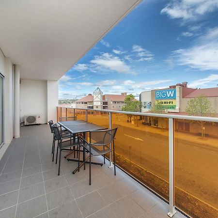 Aparthotel Abode Tuggeranong Canberra Exterior foto