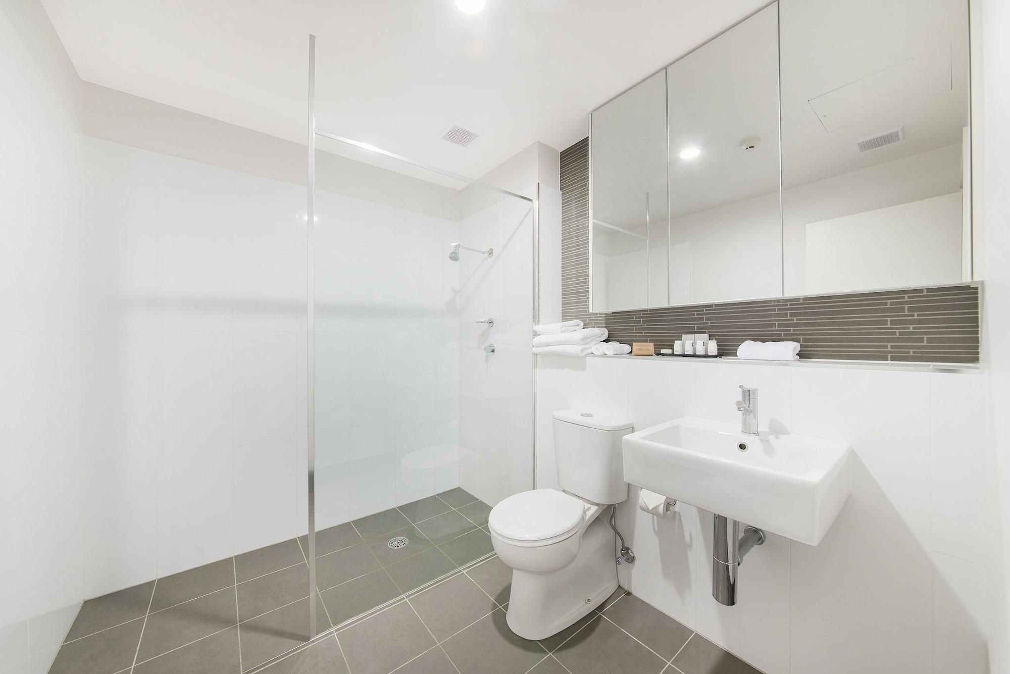 Aparthotel Abode Tuggeranong Canberra Exterior foto