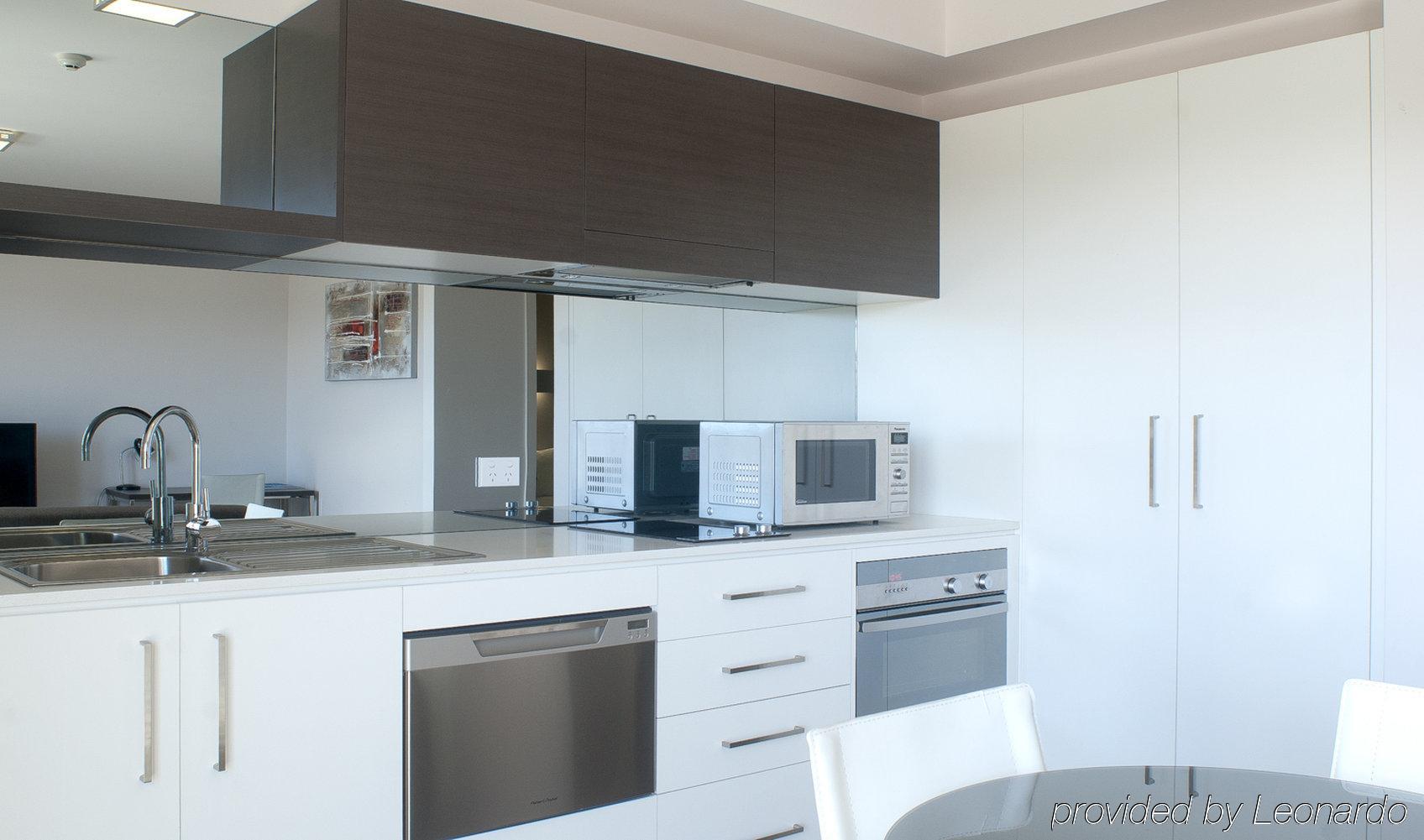 Aparthotel Abode Tuggeranong Canberra Exterior foto