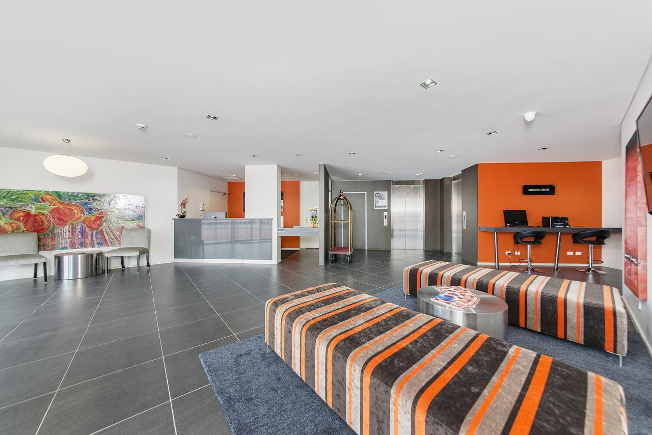 Aparthotel Abode Tuggeranong Canberra Exterior foto