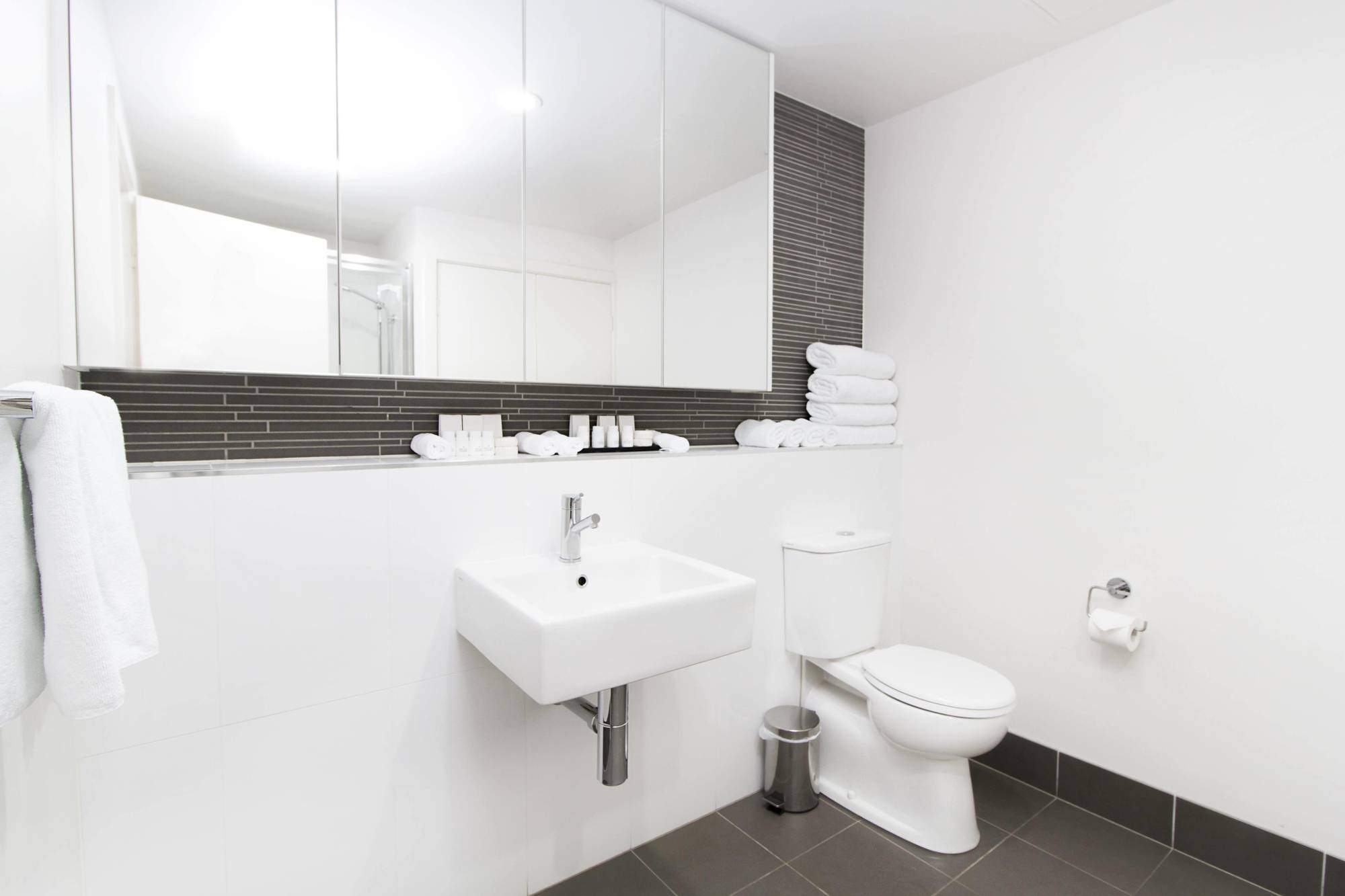 Aparthotel Abode Tuggeranong Canberra Exterior foto