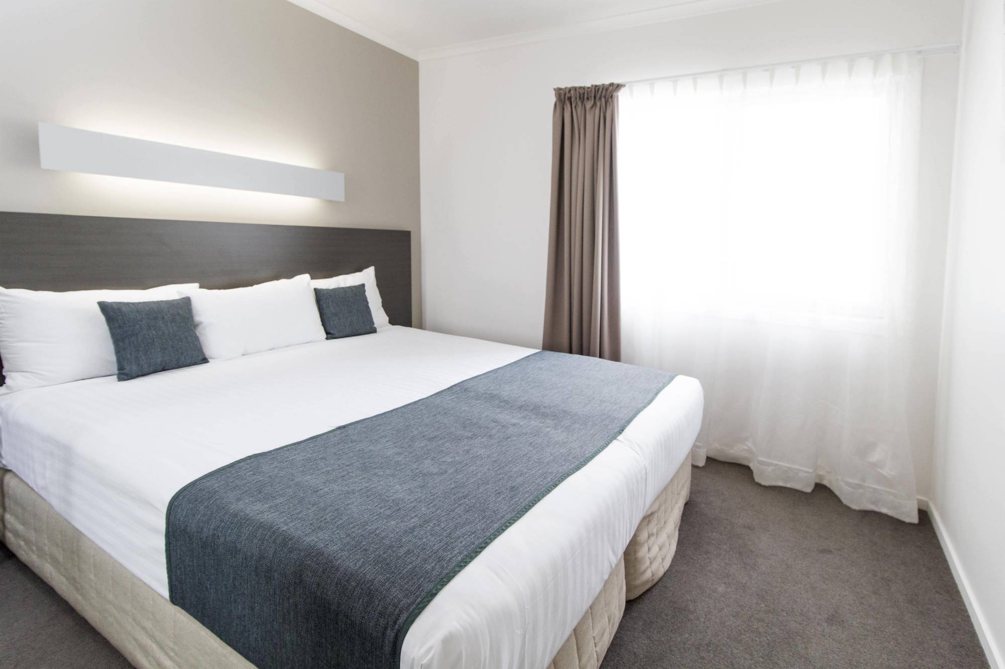 Aparthotel Abode Tuggeranong Canberra Exterior foto